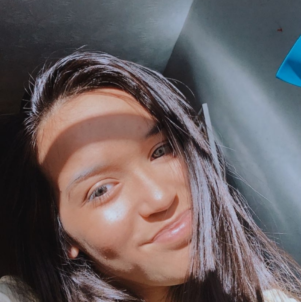 Meet your Posher, Daniela